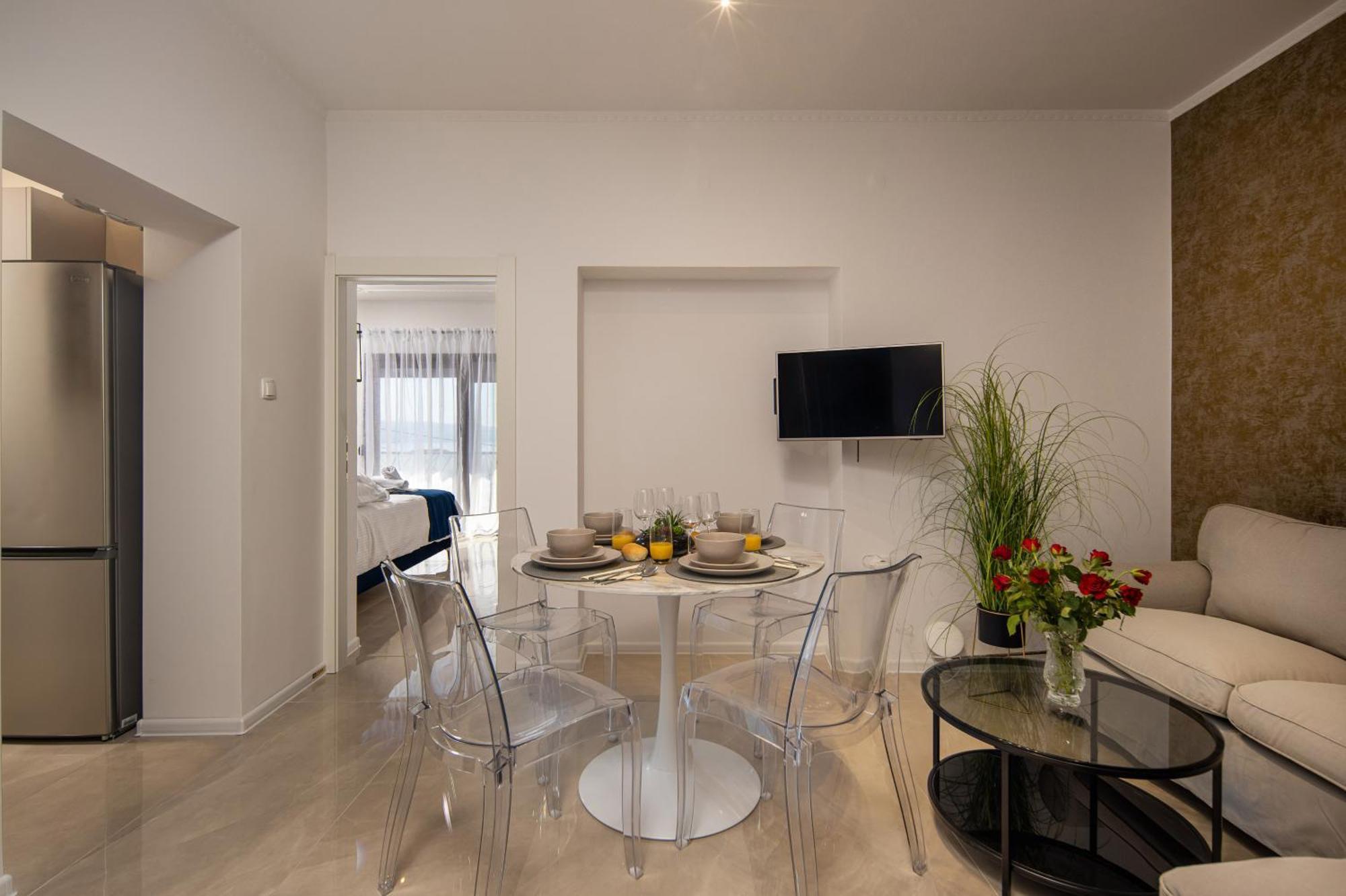 Apartman Villa Adriatic, App Rebecca With Heated Swimming Pool, Sew View, Childrens Playground, Free Parking