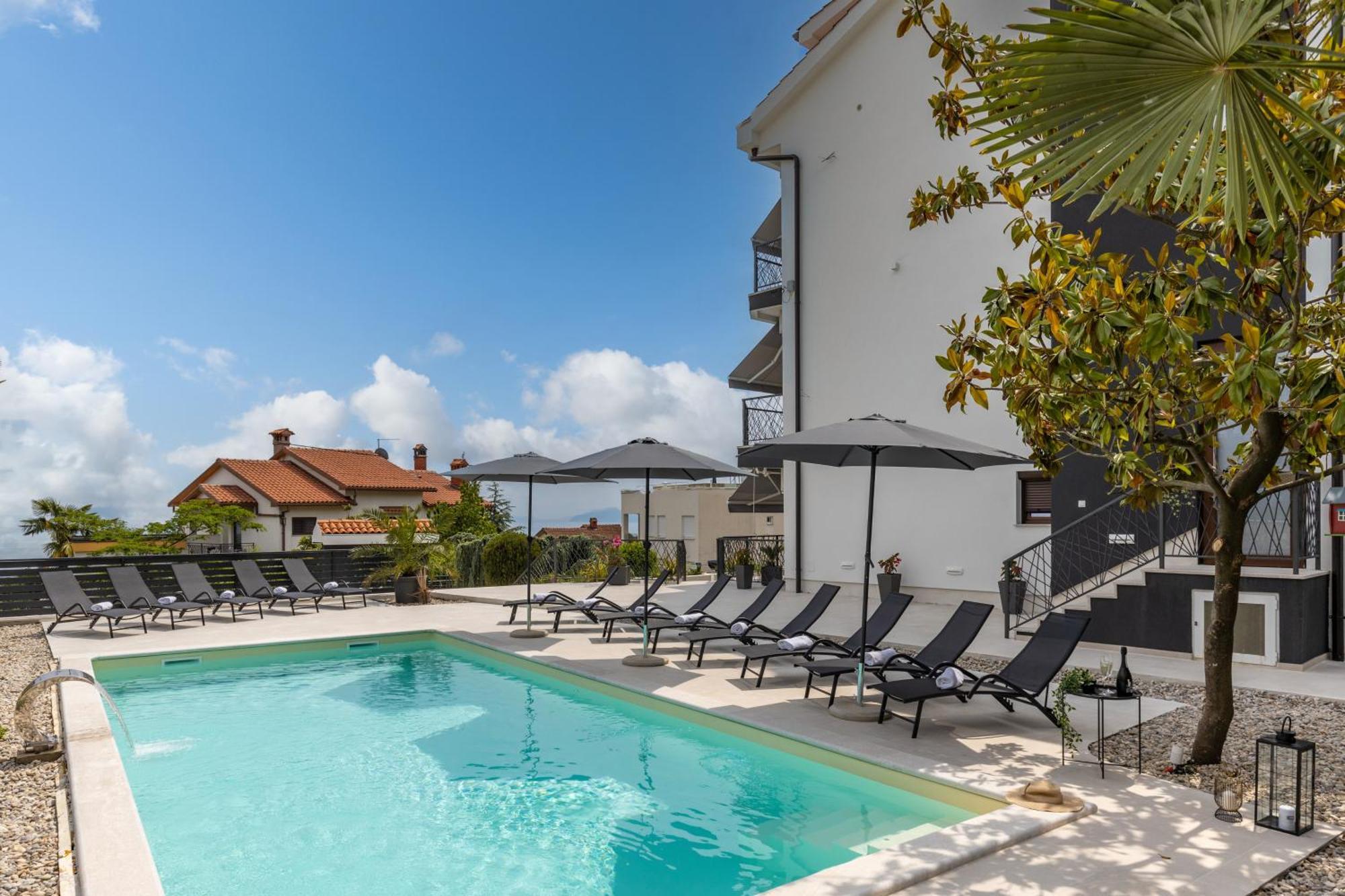 Apartment Adriatic, Rebecca With Heated Swimming Pool, Sew View, Childrens Playground Icici