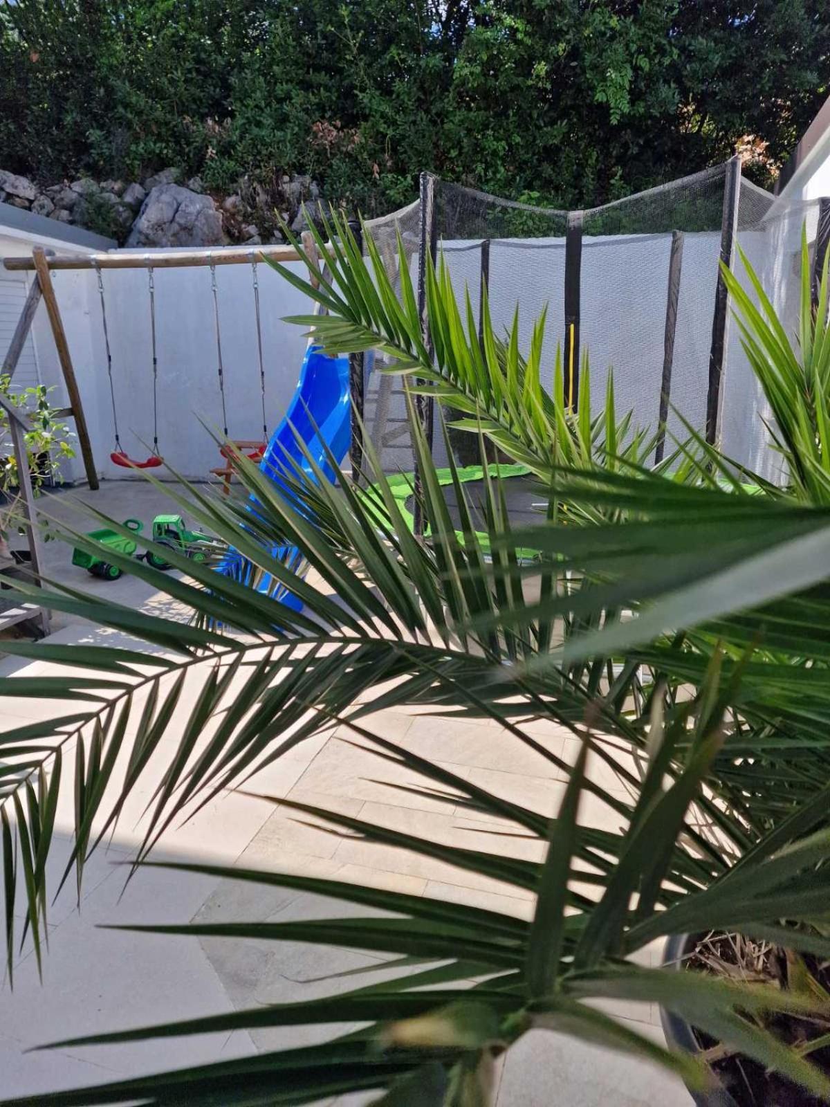 Apartment Adriatic, Rebecca With Heated Swimming Pool, Sew View, Childrens Playground *
